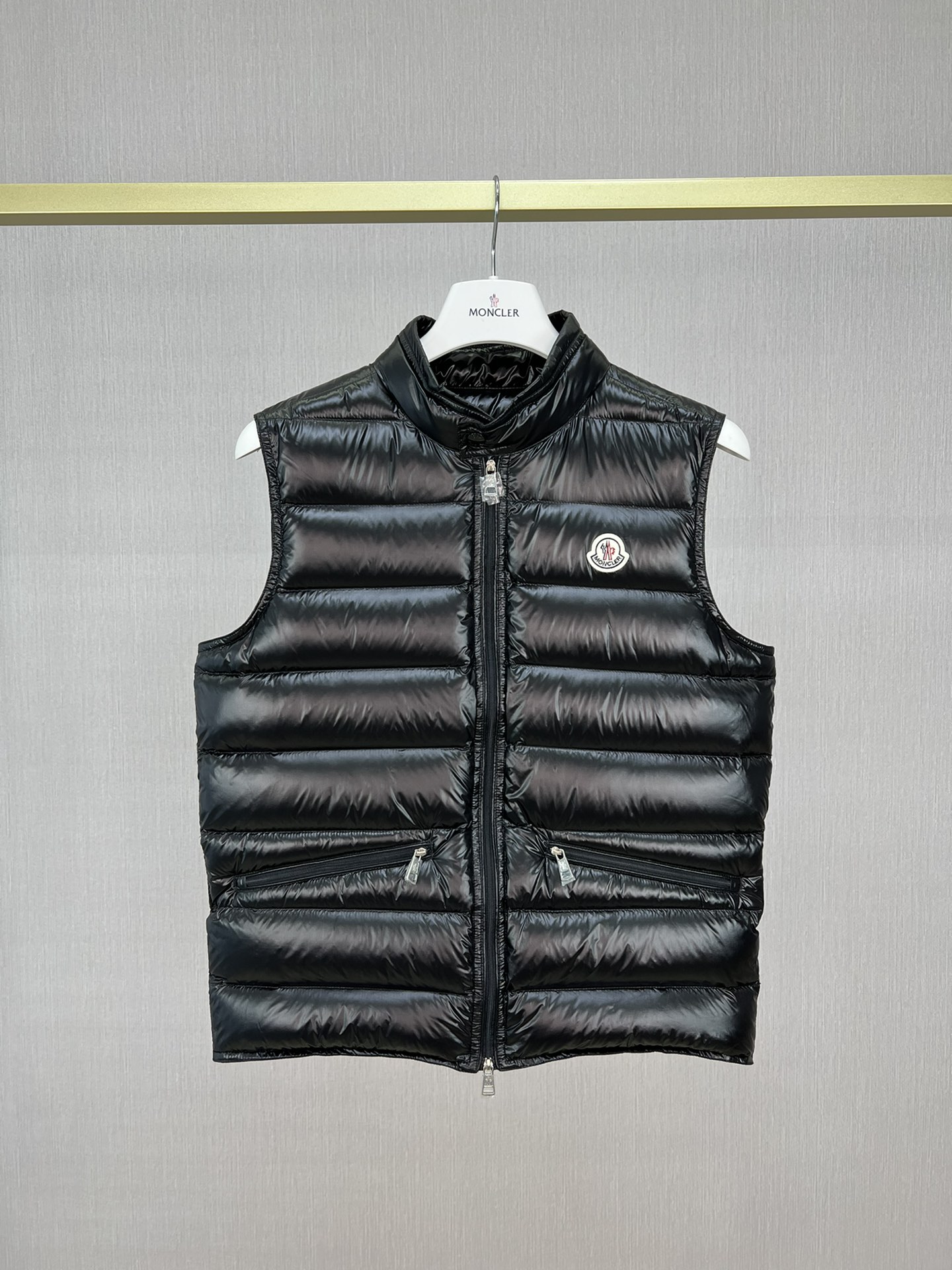 Moncker Vest Black M006